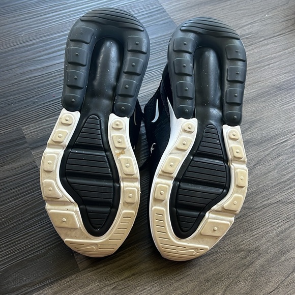 Nike Air Max 270 Black Sneakers - Picture 2 of 7